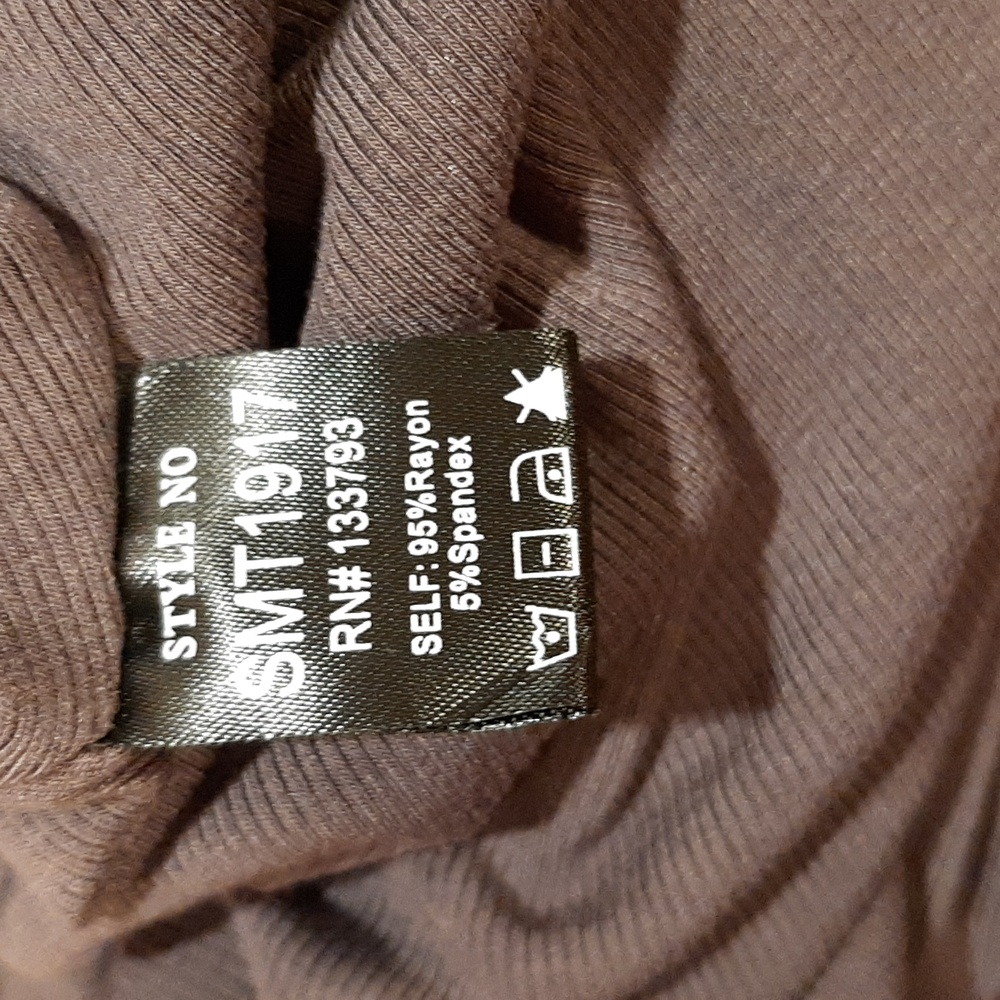 🥀NWT POL Grey Cut-Out Fun-Back Detailed Long Tank (M)🥀 - Picture 7 of 7